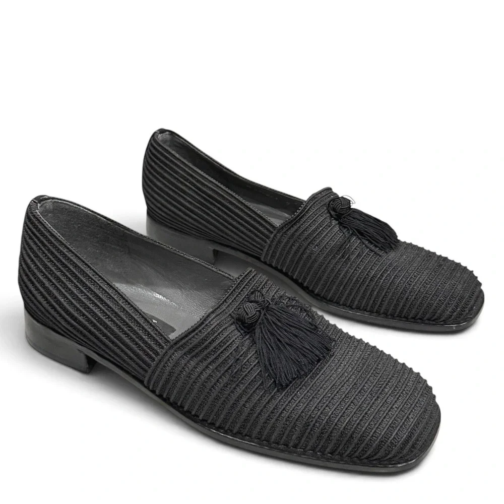 Stuart Weitzman Paisano Stretch Loafer 9B Black Textured Tassel Shoes Old Money